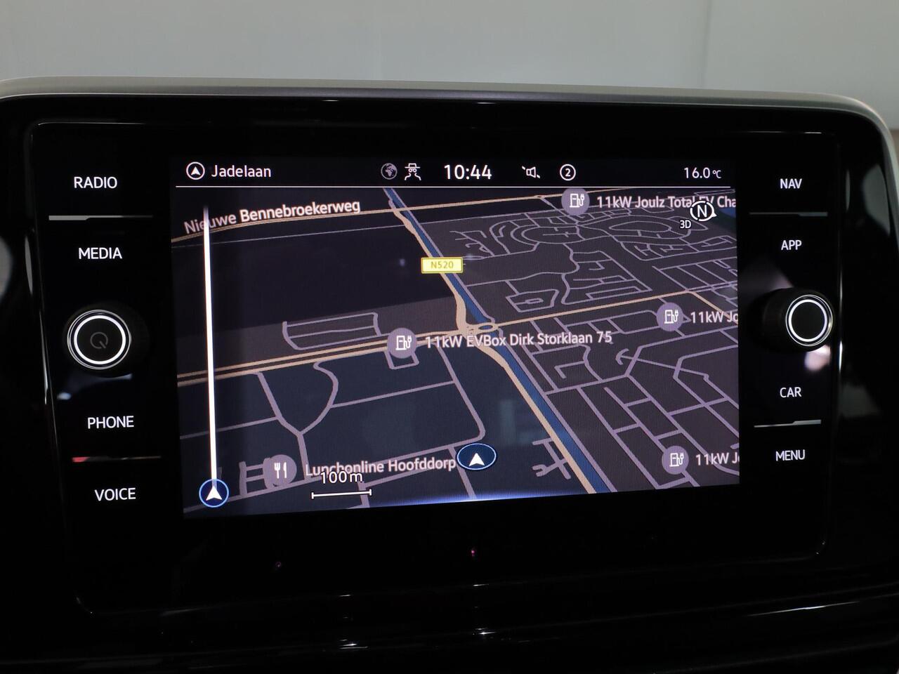 Volkswagen T-Roc 1.5 TSI R-Line 150 pk Automaat (DSG) | Verlengde garantie | Navigatie | Parkeersensoren (Park assist) | Achteruitrijcamera | Stoelverwarming | R-Line |