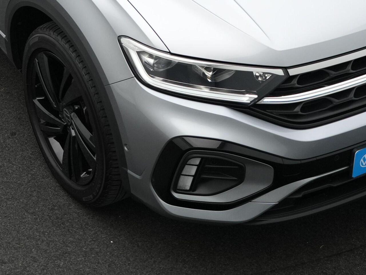 Volkswagen T-Roc 1.5 TSI 150 pk DSG R-Line | Panoramadak | IQ Light | Carplay | Parkeersensoren voor/achter | Adaptive Cruise