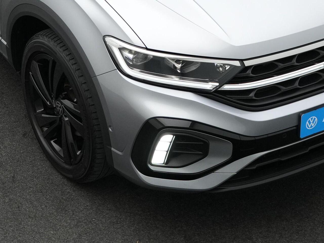 Volkswagen T-Roc 1.5 TSI 150 pk DSG R-Line | IQ Light | Black Style | Adaptive Cruise | Park Assist | Apple Carplay/Android Auto | DAB | 18 inch