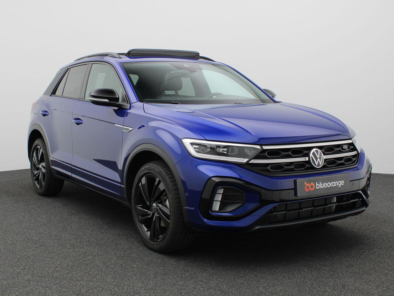 Volkswagen T-Roc 1.5 TSI R-Line Edition 150PK DSG Pano-Schuifdak, Black Style, Trekhaak, Matrix LED, Keyless, 16" lm winterset, Elektr. Achterklep, 18" LM Velgen, Side Assist