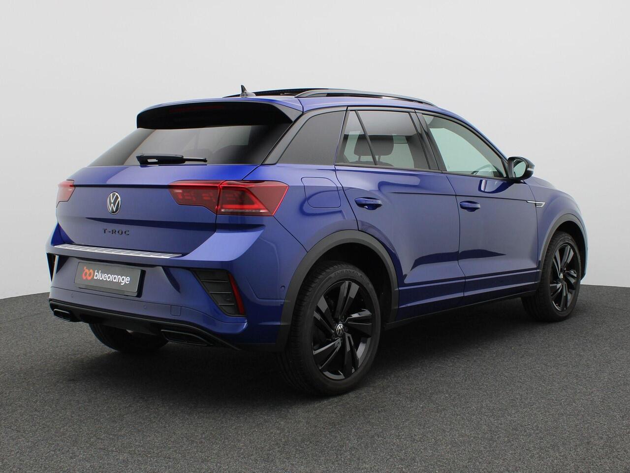 Volkswagen T-Roc 1.5 TSI R-Line Edition 150PK DSG Pano-Schuifdak, Black Style, Trekhaak, Matrix LED, Keyless, 16" lm winterset, Elektr. Achterklep, 18" LM Velgen, Side Assist