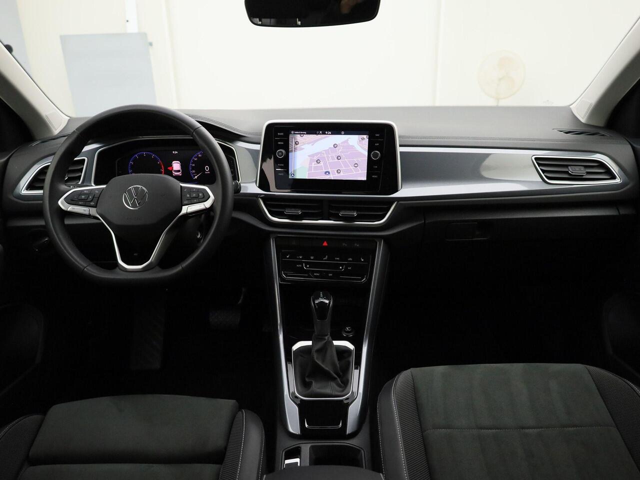 Volkswagen T-Roc 1.5TSI/150PK Style DSG · Navigatie · Trekhaak · Apple/Android carplay · Clima · Stoelverwarming & massage · Garantie tot december 2026