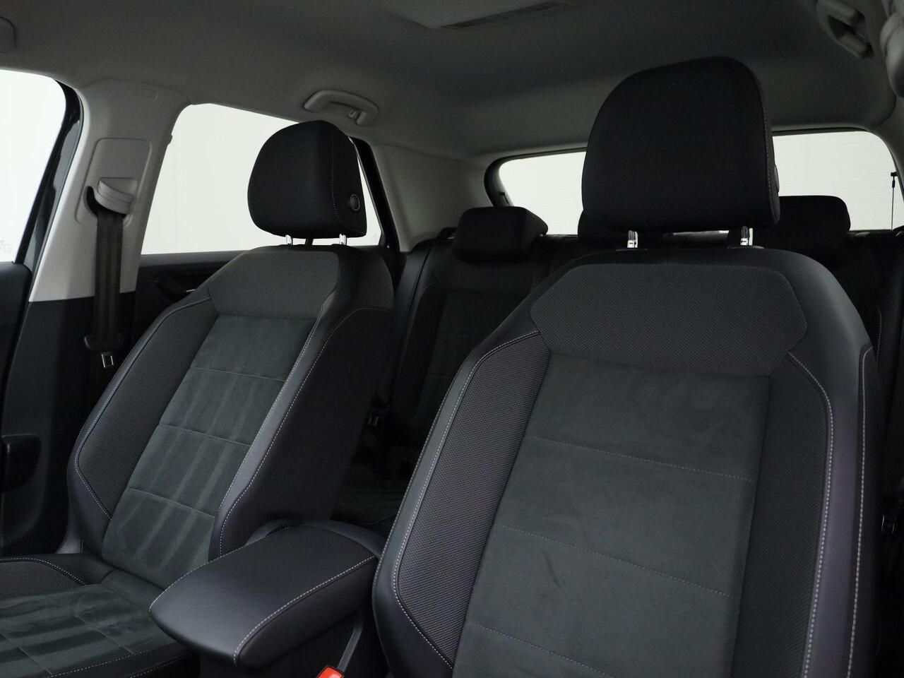 Volkswagen T-Roc 1.5TSI/150PK Style DSG · Navigatie · Trekhaak · Apple/Android carplay · Clima · Stoelverwarming & massage · Garantie tot december 2026