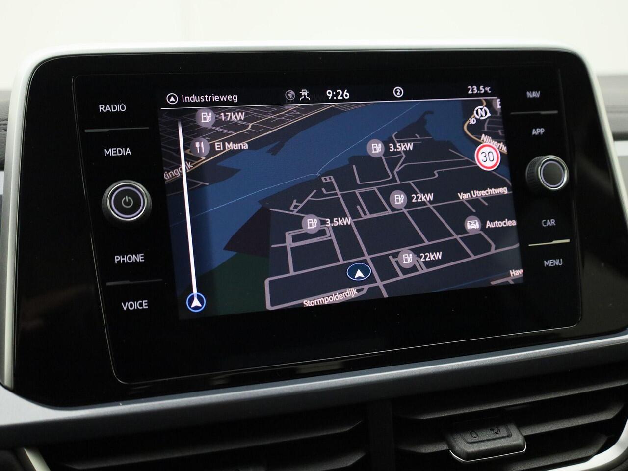 Volkswagen T-Roc 1.5TSI/150PK Style DSG · Navigatie · Trekhaak · Apple/Android carplay · Clima · Stoelverwarming & massage · Garantie tot december 2026