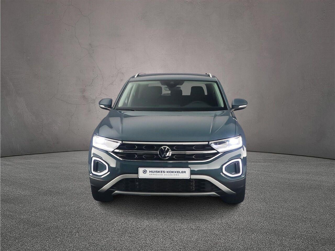 Volkswagen T-Roc Style 1.5 TSI 150pk DSG Automaat Trekhaak, Adaptive cruise control, Navigatie, Achteruitrijcamera, Stoelverwarming, Parkeersensoren, LED koplampen