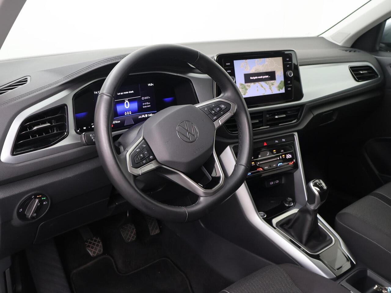 Volkswagen T-Roc 1.0 TSI Life Edition | 116 PK | Climate control | LED verlichting | Achteruitrijcamera |