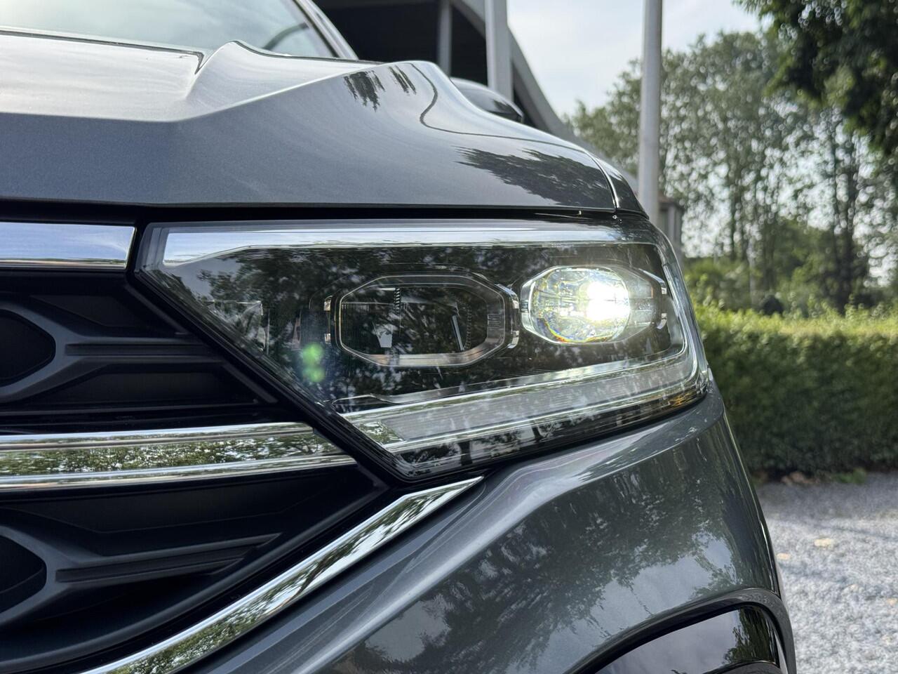 Volkswagen T-Roc 1.5 TSI 150pk DSG R-Line (Trekhaak,Camera,IQ,Virtual)