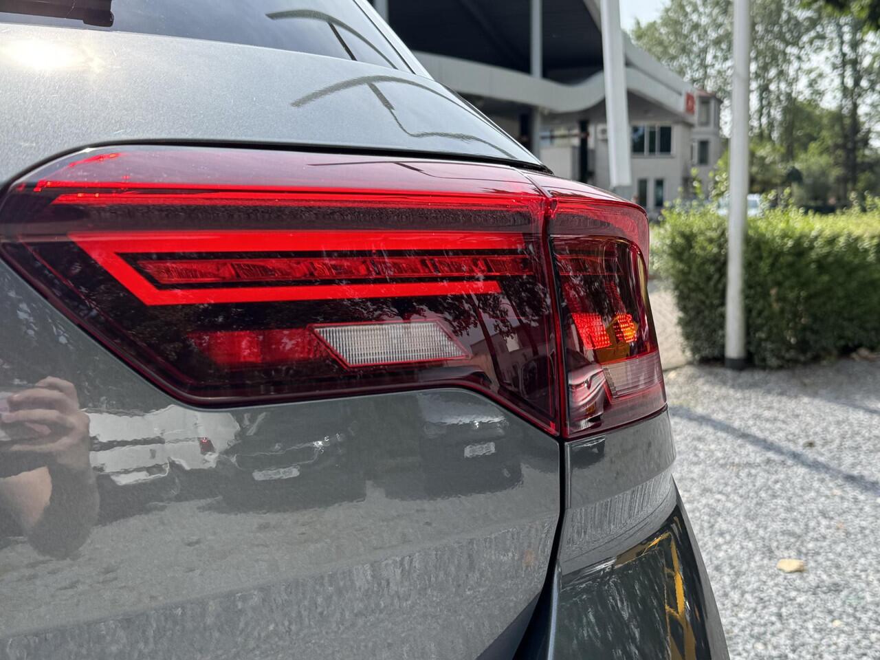 Volkswagen T-Roc 1.5 TSI 150pk DSG R-Line (Trekhaak,Camera,IQ,Virtual)