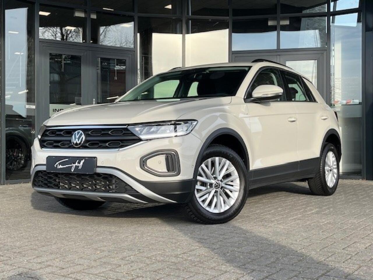Volkswagen T-Roc 1.5 TSI AUT. LIFE VIRTU - NAVI - AFN. TREKH. - PDC
