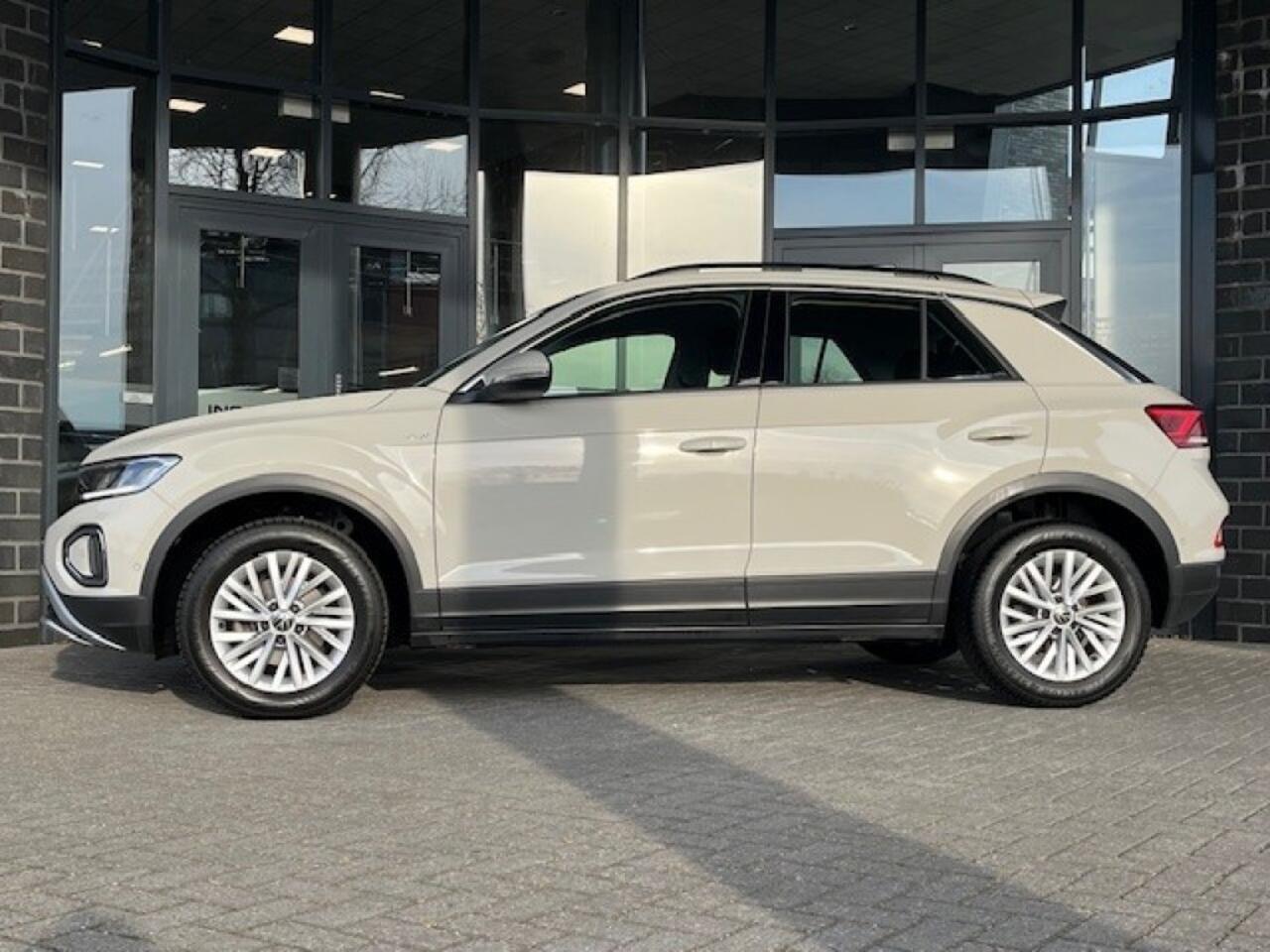Volkswagen T-Roc 1.5 TSI AUT. LIFE VIRTU - NAVI - AFN. TREKH. - PDC