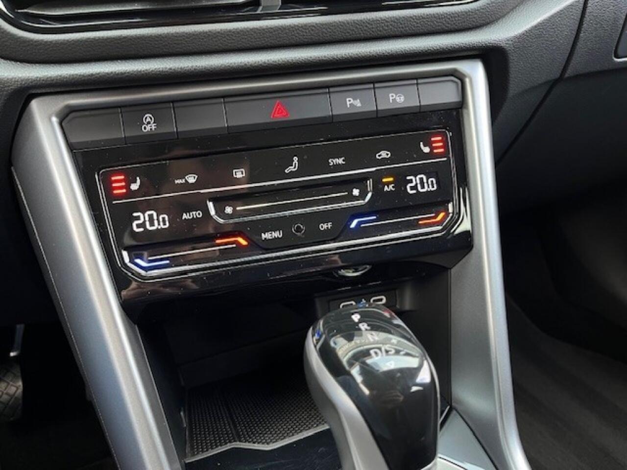 Volkswagen T-Roc 1.5 TSI AUT. LIFE VIRTU - NAVI - AFN. TREKH. - PDC