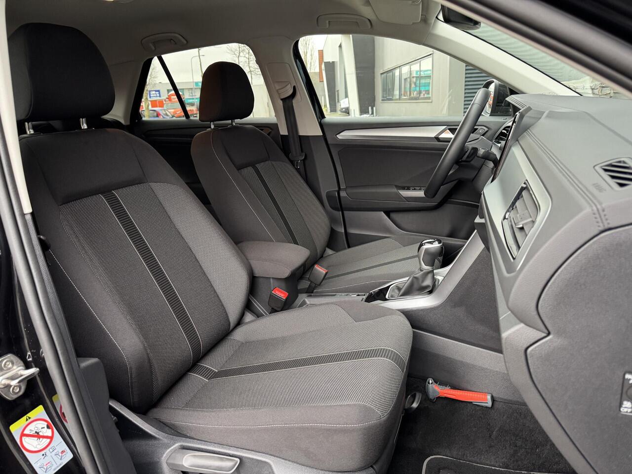 Volkswagen T-Roc 1.5 TSI Life Edition Assistance Pakket Plus, NL-Auto!