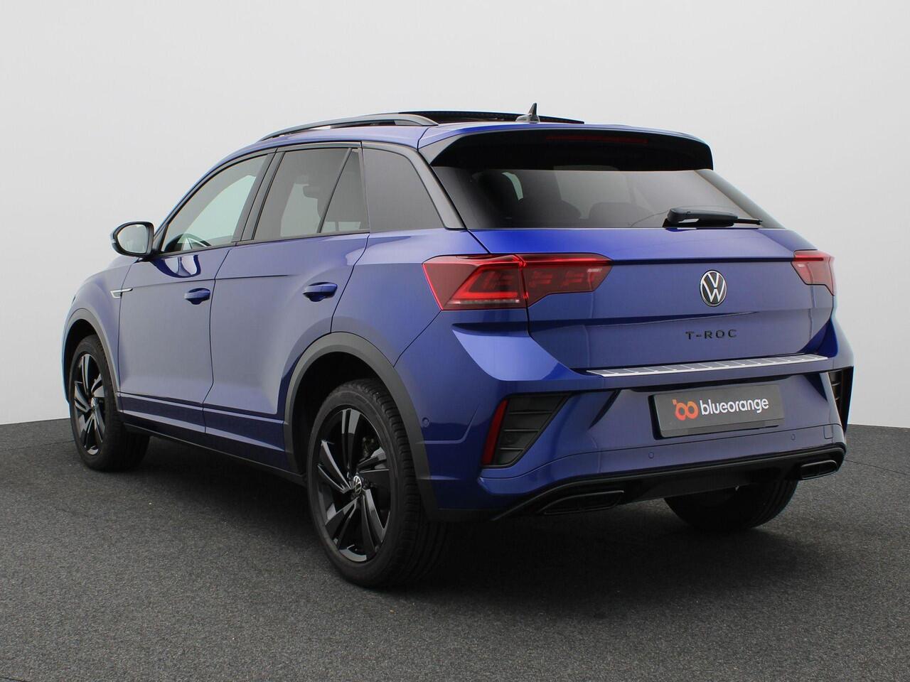 Volkswagen T-Roc 1.5 TSI R-Line Edition 150PK DSG Pano-Schuifdak, Black Style, Trekhaak, Matrix LED, Keyless, 16" lm winterset, Elektr. Achterklep, 18" LM Velgen, Side Assist