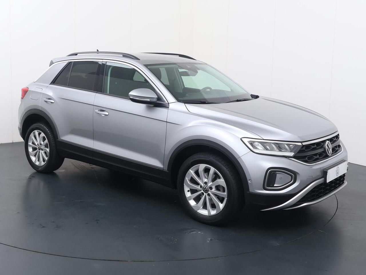 Volkswagen T-Roc 1.0 TSI Life Edition | 116 PK | Climate control | LED verlichting | Achteruitrijcamera |