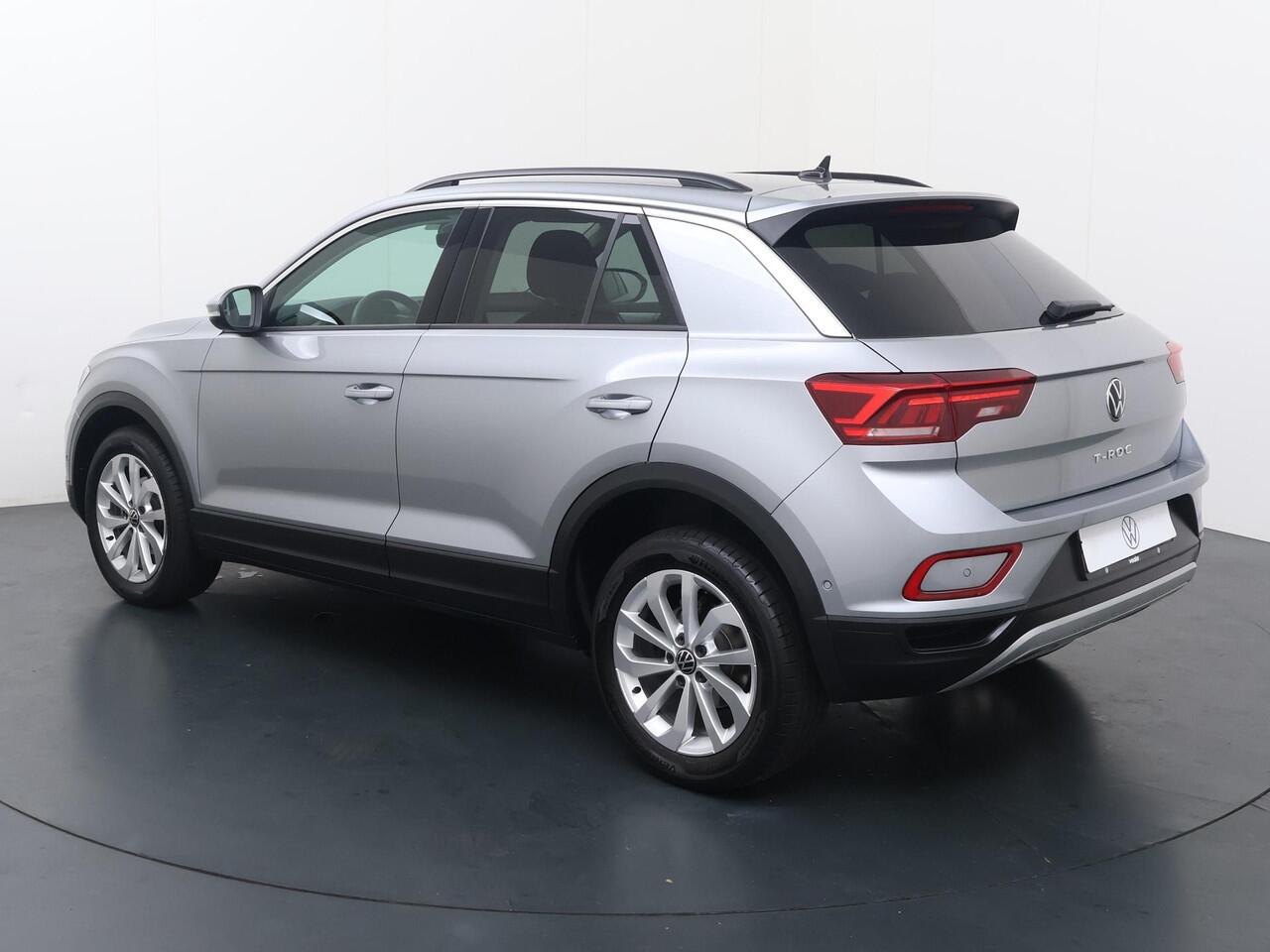 Volkswagen T-Roc 1.0 TSI Life Edition | 116 PK | Climate control | LED verlichting | Achteruitrijcamera |