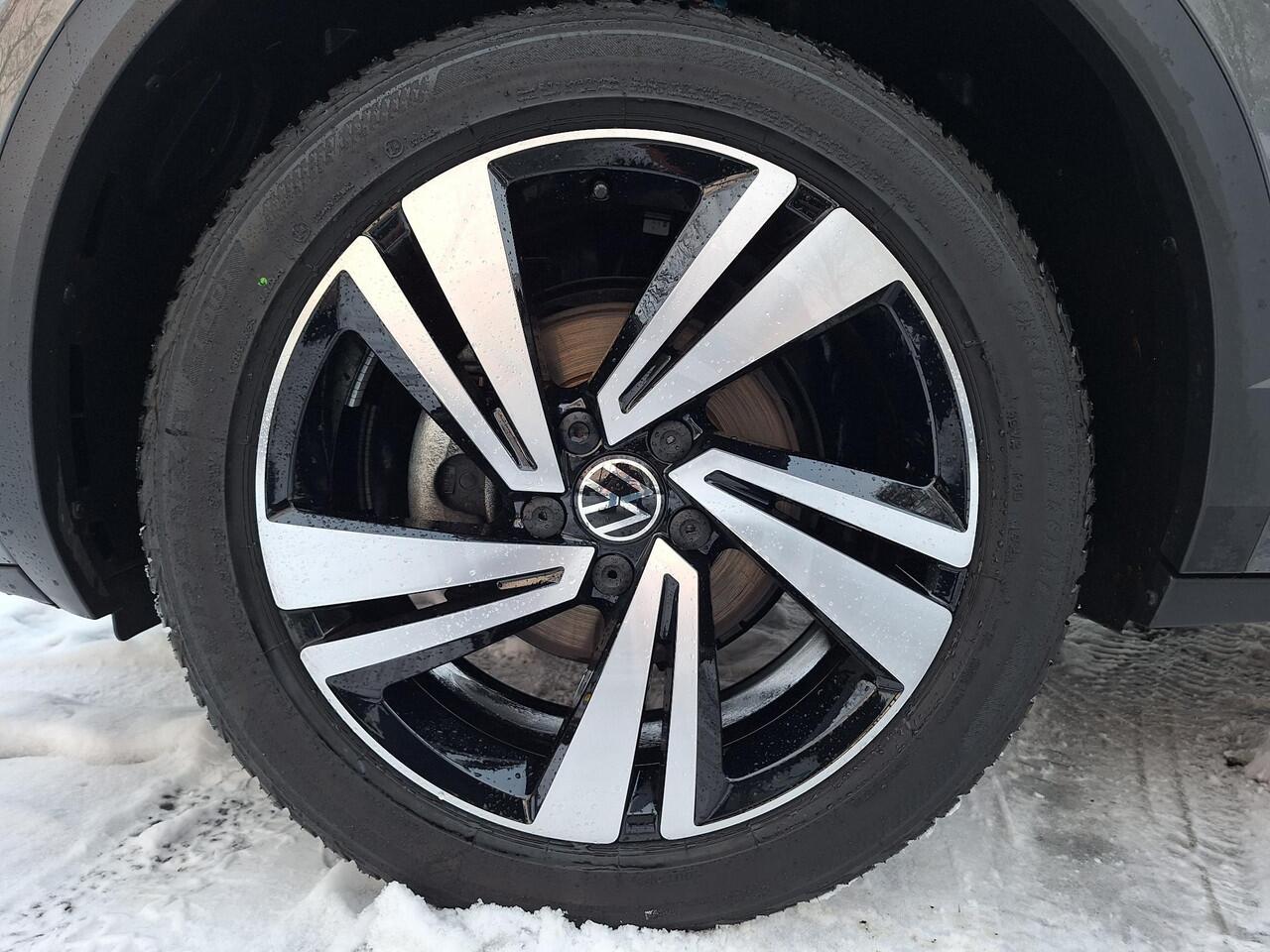 Volkswagen T-Roc 1.5 TSI 150pk DSG R-Line (Trekhaak,Camera,IQ,Navi)