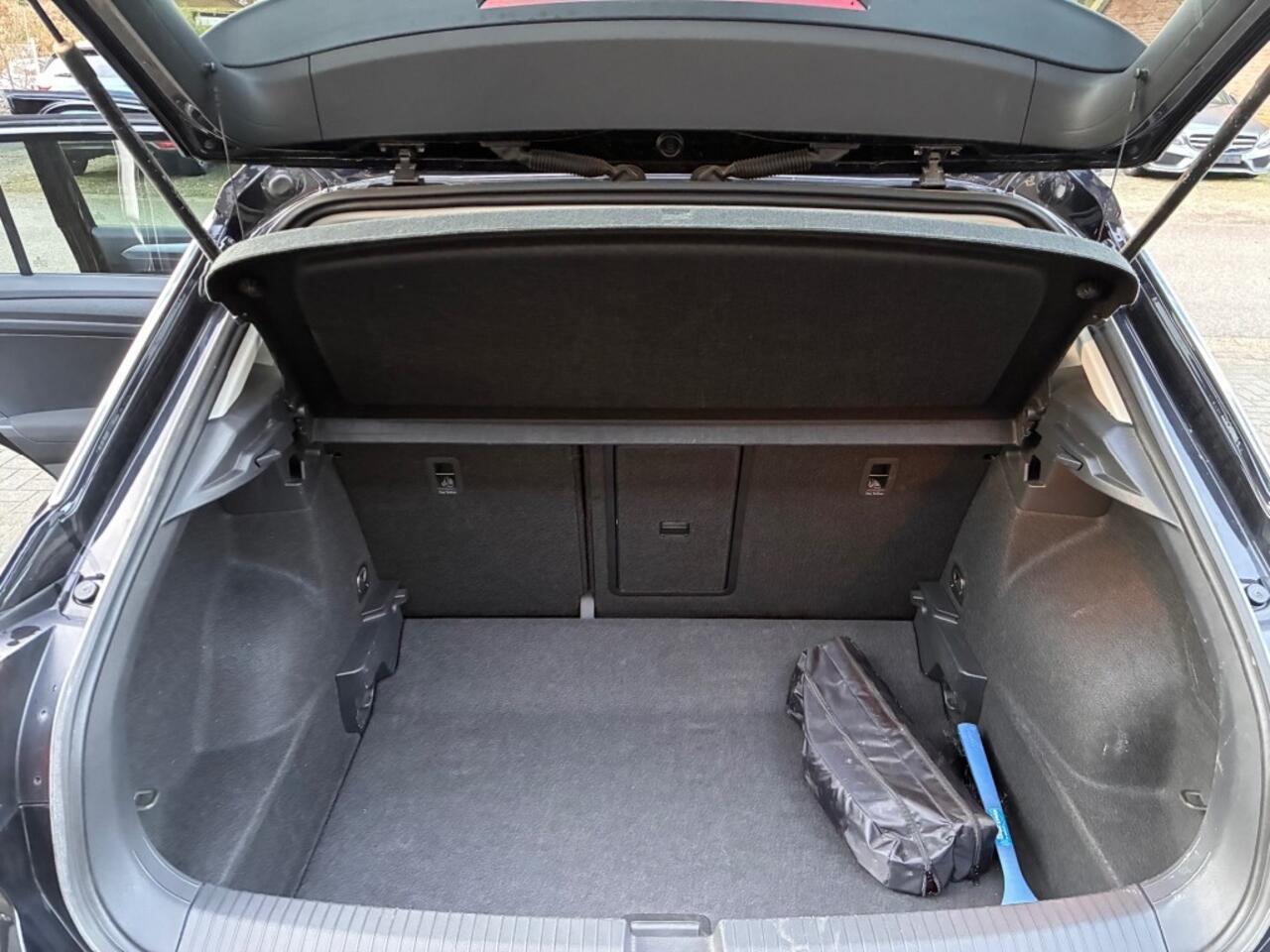 Volkswagen T-Roc 1.5 TSI 150PK AUTOMAAT! KEYLESS/LED/ADAP.CRUISE/CARPLAY