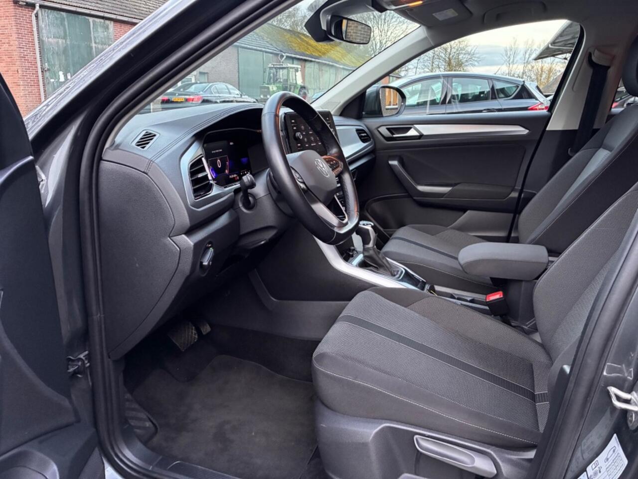 Volkswagen T-Roc 1.5 TSI 150PK AUTOMAAT! VIRTUAL DASH/KEYLESS/ADAP.CRUISE