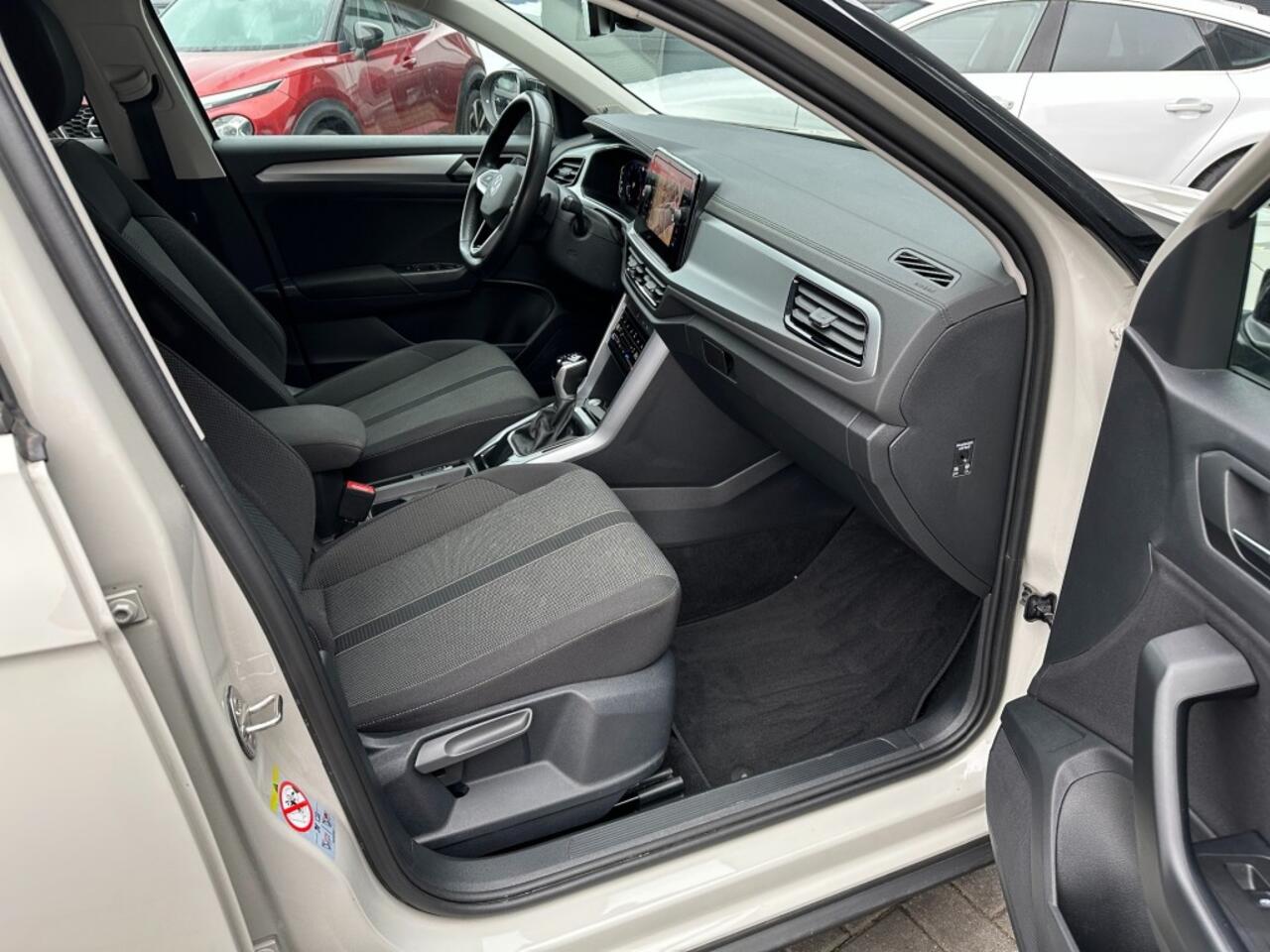 Volkswagen T-Roc 1.5 TSi Automaat 150 PK Navi. Camera stoelverw.