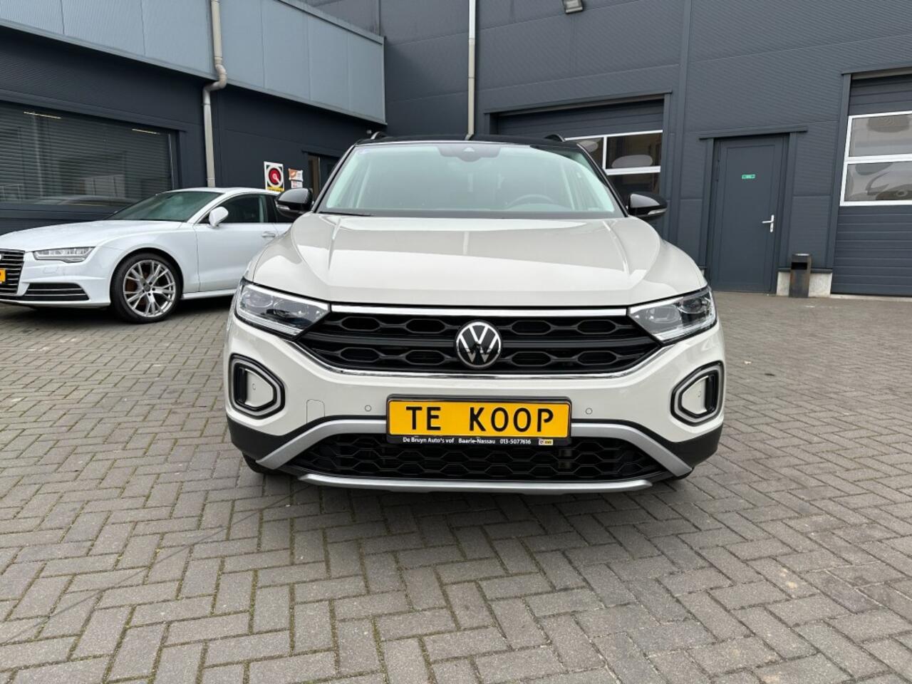Volkswagen T-Roc 1.5 TSi Automaat 150 PK Navi. Camera stoelverw.