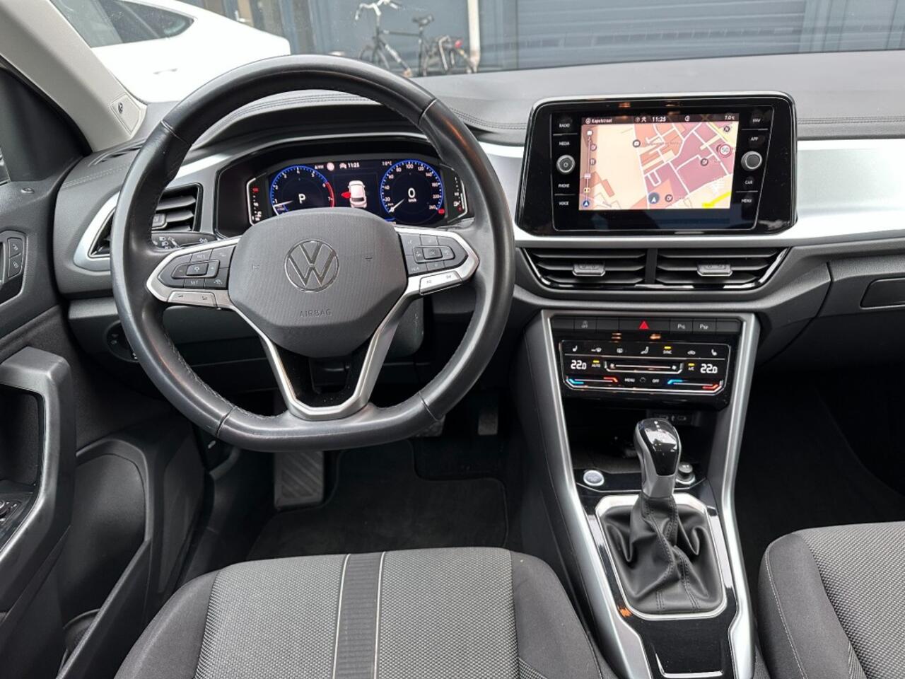 Volkswagen T-Roc 1.5 TSi Automaat 150 PK Navi. Camera stoelverw.