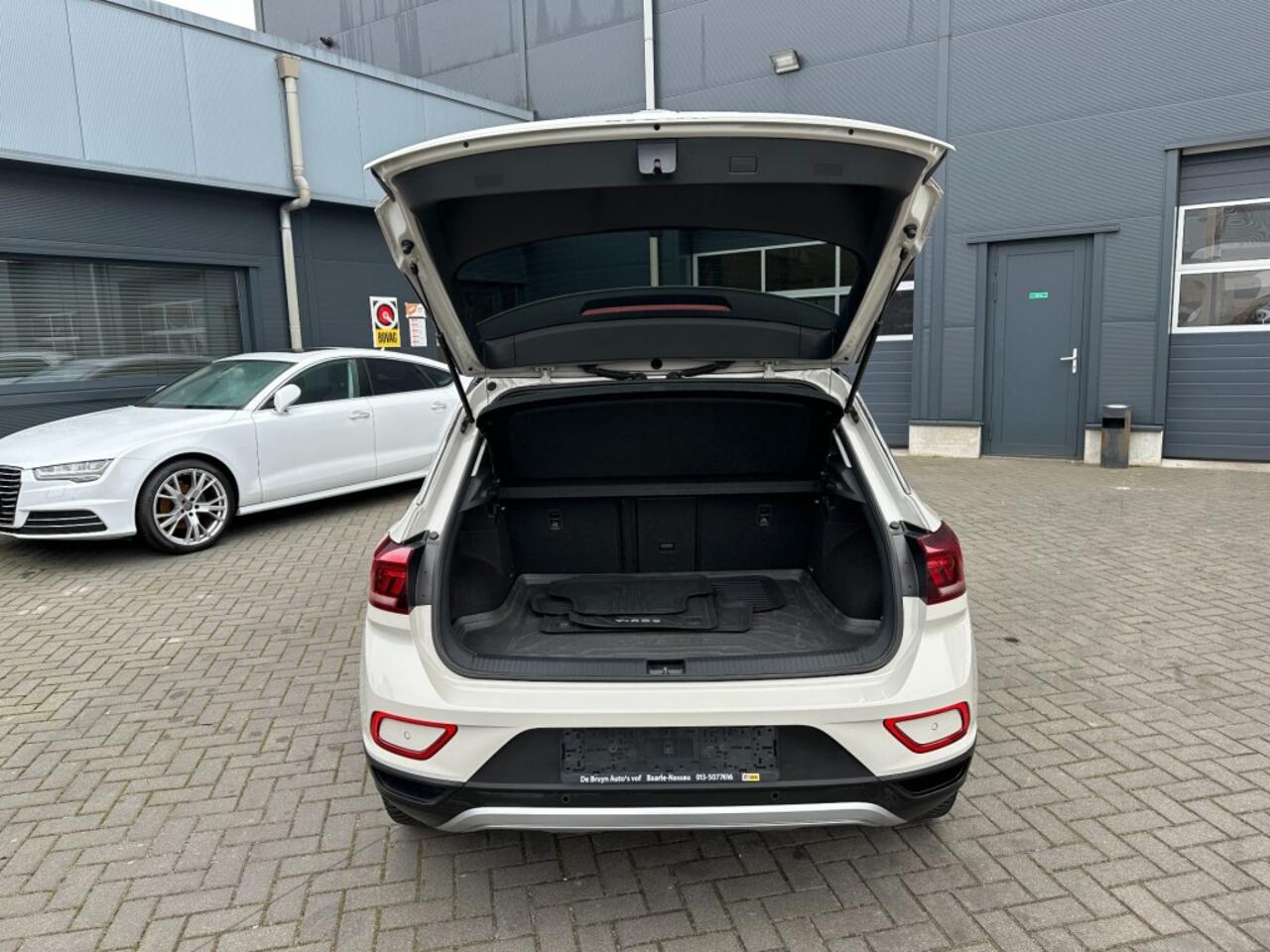 Volkswagen T-Roc 1.5 TSi Automaat 150 PK Navi. Camera stoelverw.