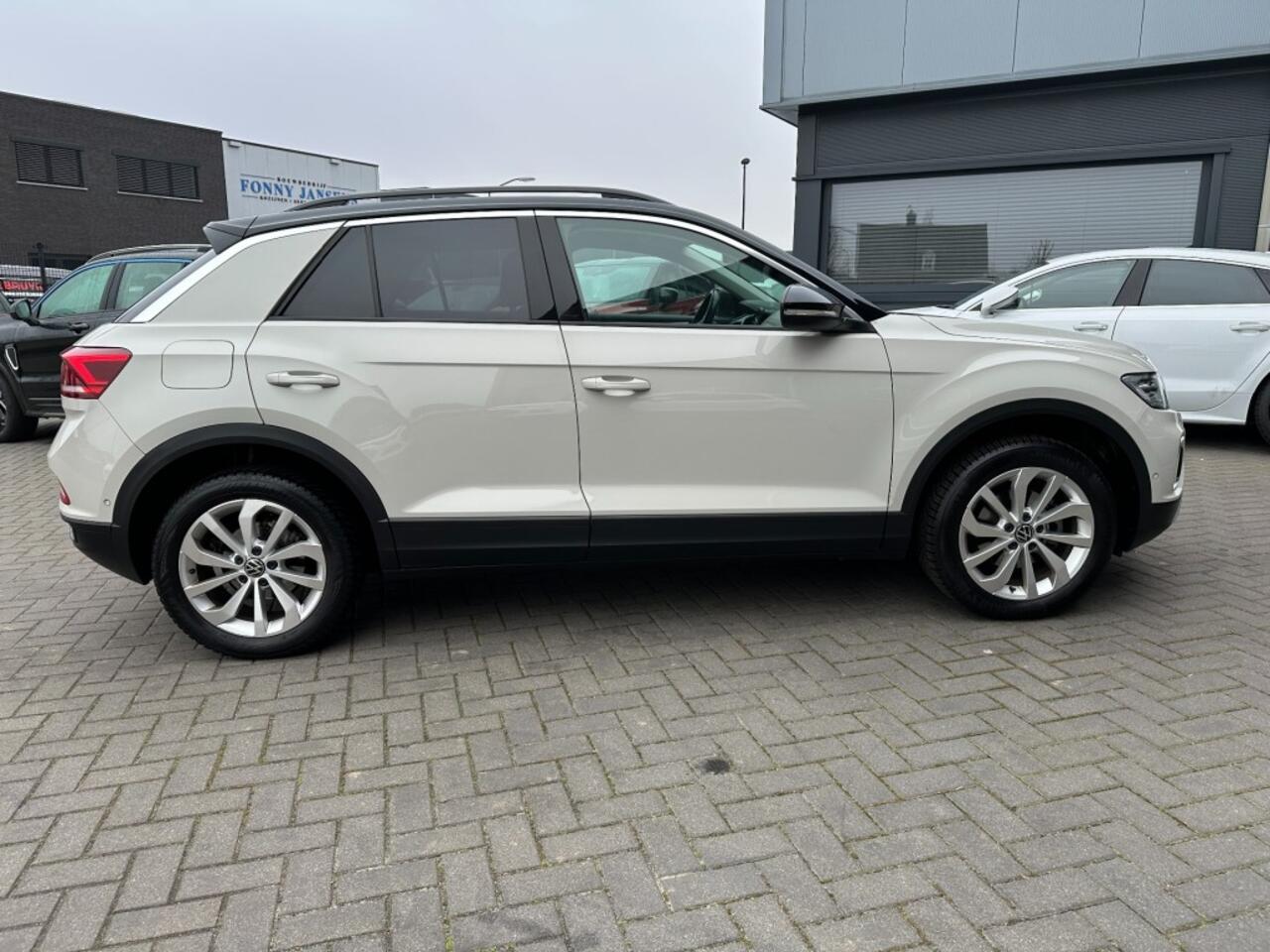 Volkswagen T-Roc 1.5 TSi Automaat 150 PK Navi. Camera stoelverw.