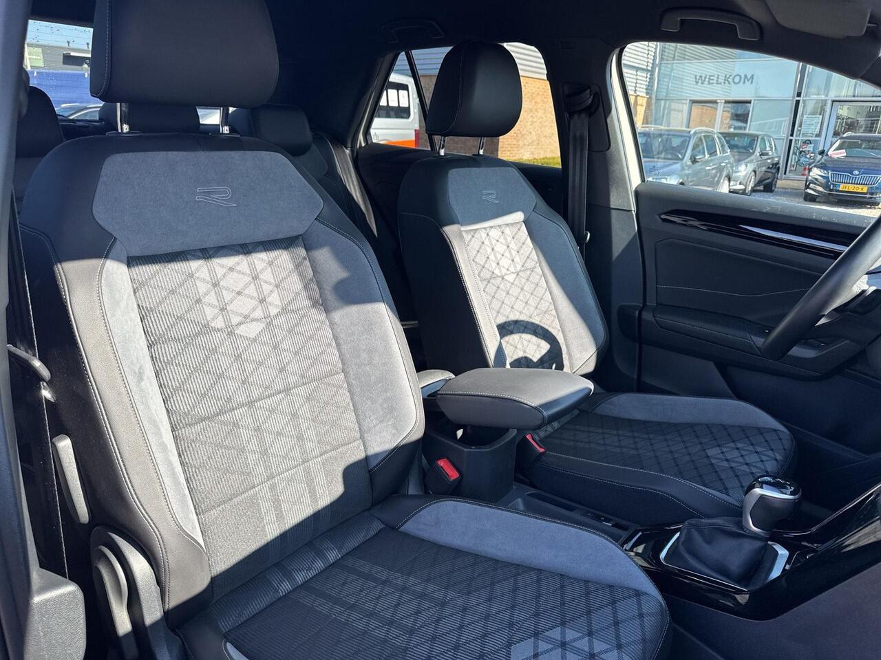 Volkswagen T-Roc 1.5 TSI R-Line | A. Camera | Privacy glas | LMV | LED |