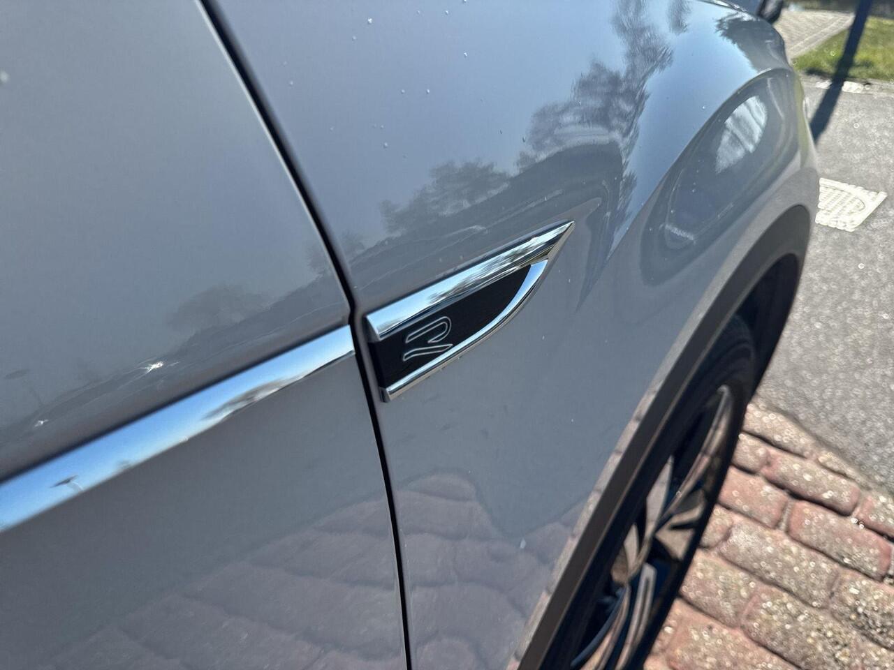 Volkswagen T-Roc 1.5 TSI R-Line | A. Camera | Privacy glas | LMV | LED |