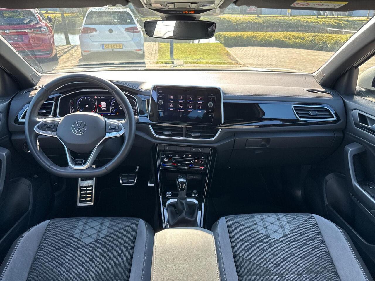 Volkswagen T-Roc 1.5 TSI R-Line | A. Camera | Privacy glas | LMV | LED |