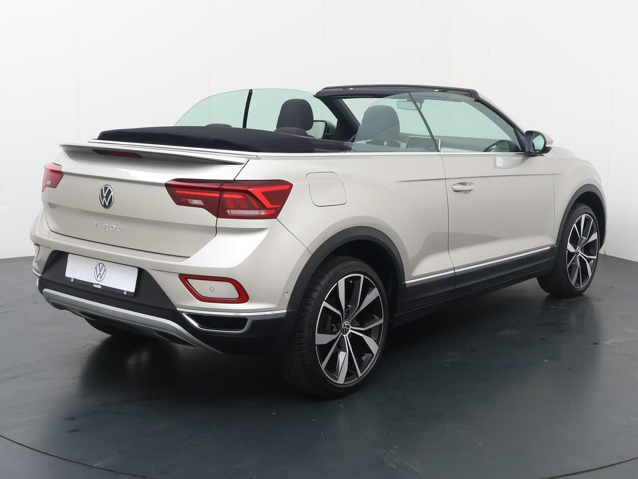 Volkswagen T-Roc Cabrio 1.5 TSI Style | 150 PK | Automaat | 19" LM velgen | Adaptive cruise control | Dodehoek detectie | Apple Carplay/Android Auto |