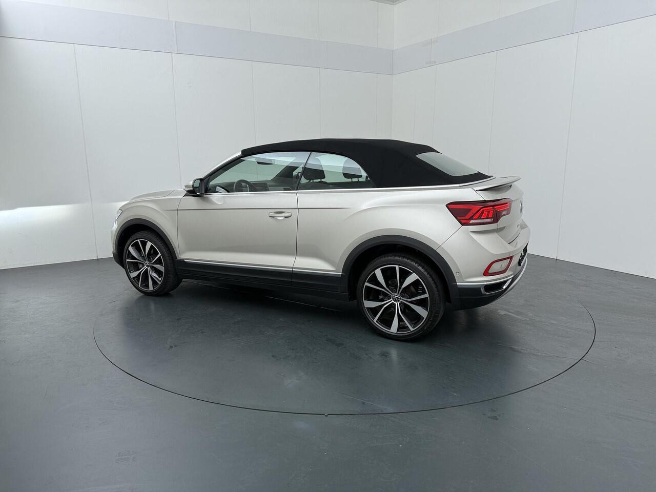 Volkswagen T-Roc Cabrio 1.5 TSI Style | 150 PK | Automaat | 19" LM velgen | Adaptive cruise control | Dodehoek detectie | Apple Carplay/Android Auto |