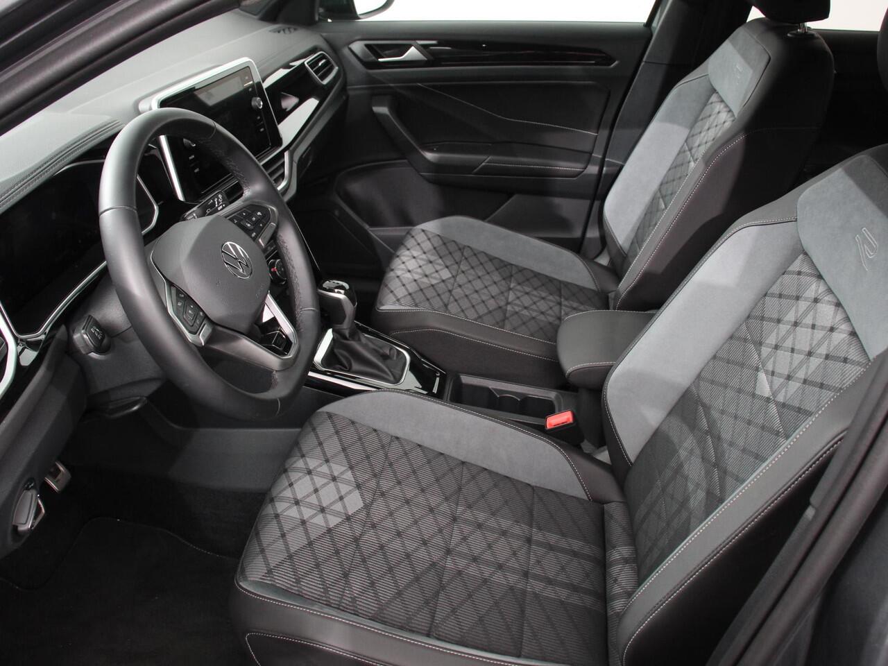 Volkswagen T-Roc 1.5 TSI 150pk DSG R-Line Navigatie Apple Carplay/Android Auto Parkeersensoren Camera Adaptive Cruise Control Dab Digitale Cockpit