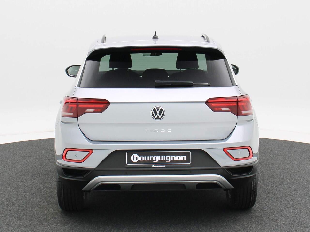 Volkswagen T-Roc Life Edition 1.0 TSI 116 pk | Full Led | Parkeer Assistent | Adaptieve Cruise Control | Camera |
