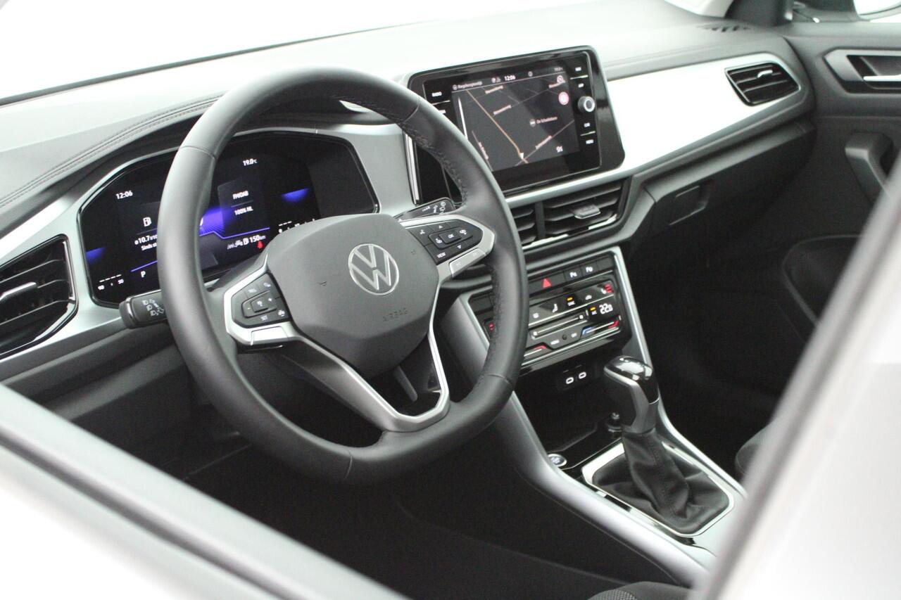 Volkswagen T-Roc 1.5 TSI 150pk DSG Life Edition Keyless Camera Stoelverwarming Navigatie