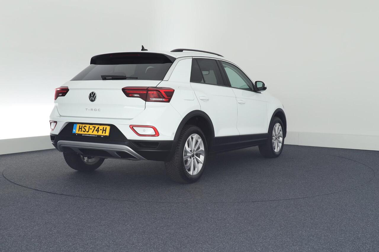 Volkswagen T-Roc 1.5 TSI 150pk DSG Life Edition Keyless Camera Stoelverwarming Navigatie