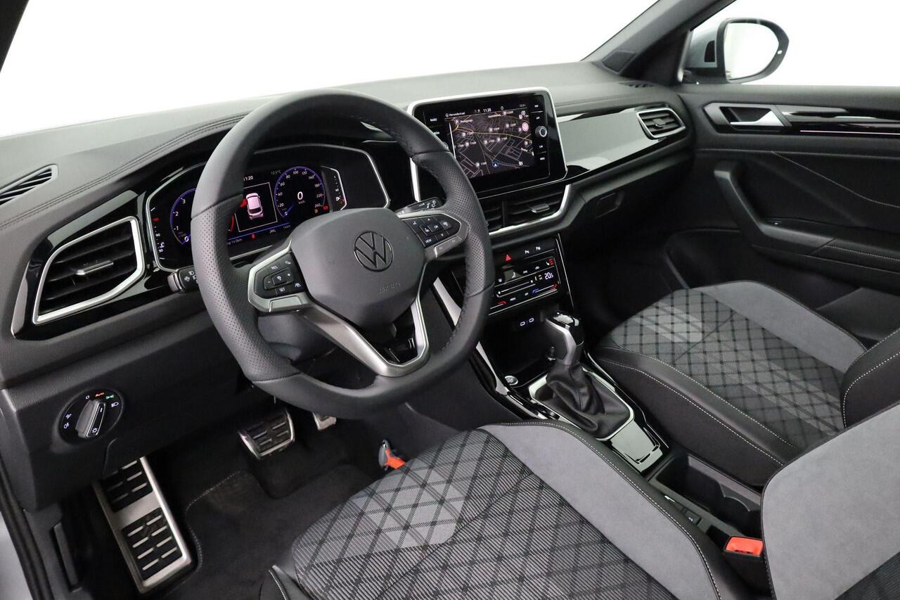 Volkswagen T-Roc R-Line Edition 1.5 TSI 110 kW / 150 pk DSG | IQ Light | Camera | Park Assist | Keyless | 17 inch