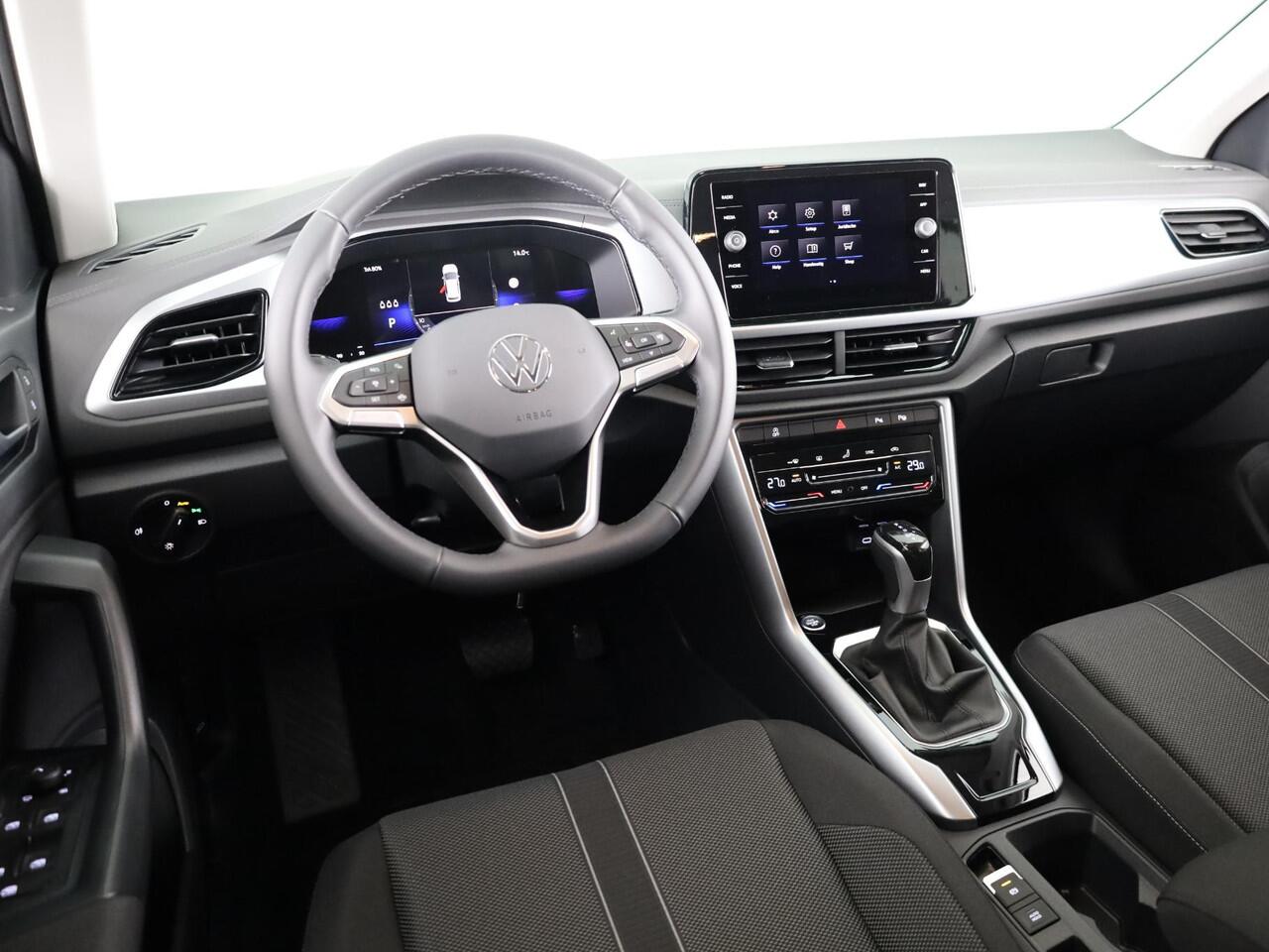 Volkswagen T-Roc Life Edition 1.5 110 kW / 150 pk TSI SUV 7 versn. | Verlengde garantie | Navigatie via App | Parkeersensoren (Park assist) | Achteruitrijcamera | Adaptieve cruise control |