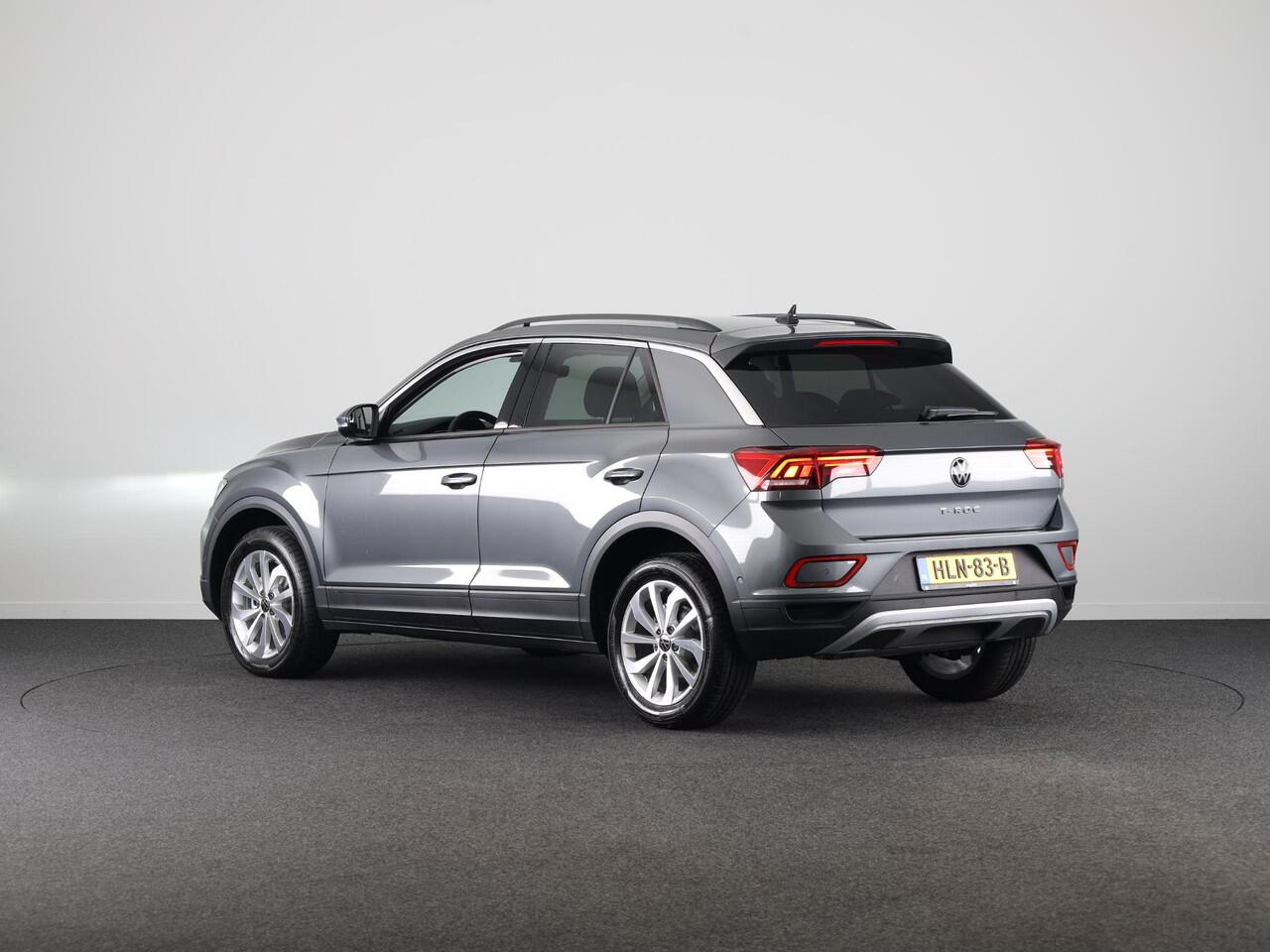 Volkswagen T-Roc Life Edition 1.5 110 kW / 150 pk TSI SUV 7 versn. | Verlengde garantie | Navigatie via App | Parkeersensoren (Park assist) | Achteruitrijcamera | Adaptieve cruise control |