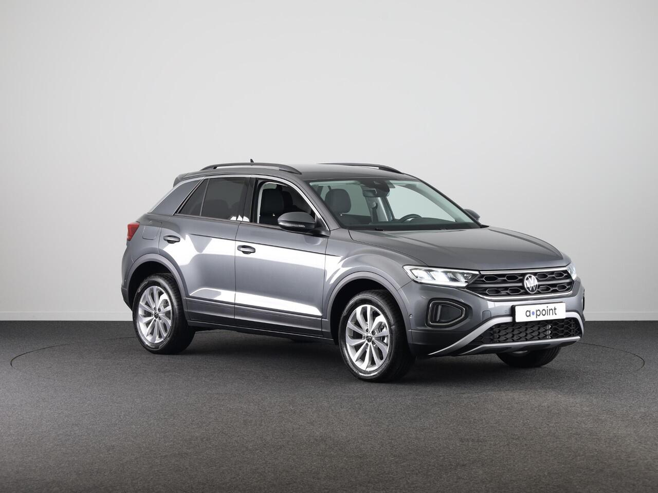 Volkswagen T-Roc Life Edition 1.5 110 kW / 150 pk TSI SUV 7 versn. | Verlengde garantie | Navigatie via App | Parkeersensoren (Park assist) | Achteruitrijcamera | Adaptieve cruise control |