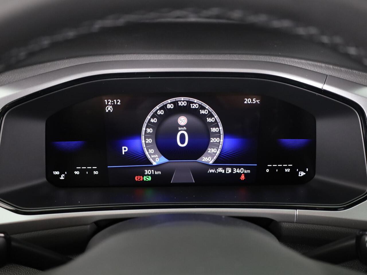 Volkswagen T-Roc Life Edition 1.5 110 kW / 150 pk TSI SUV 7 versn. | Verlengde garantie | Navigatie via App | Parkeersensoren (Park assist) | Achteruitrijcamera | Adaptieve cruise control |