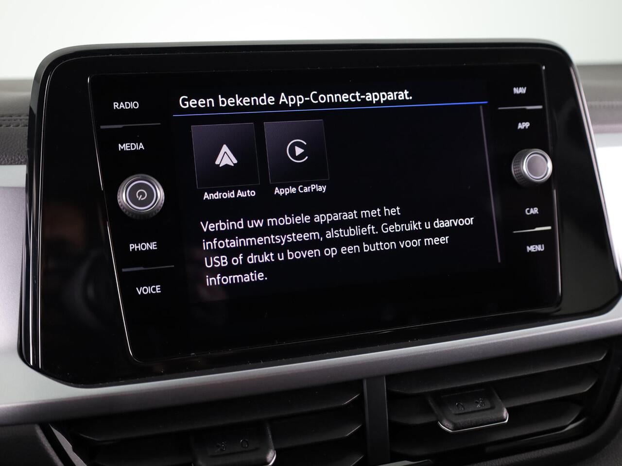 Volkswagen T-Roc 1.5 TSI Life Edition 150 PK DSG | Navigatie | Parkeercamera | Keyless entry |