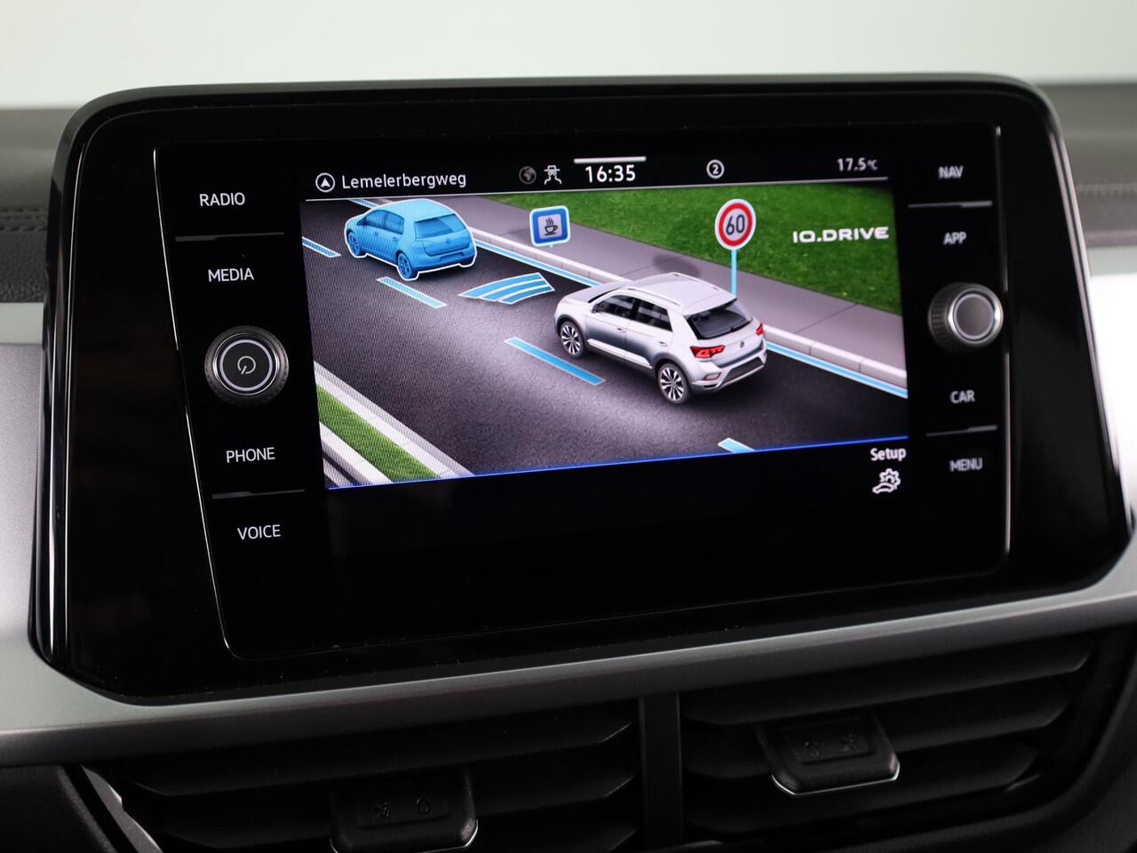 Volkswagen T-Roc 1.5 TSI Life Edition 150 PK DSG | Navigatie | Parkeercamera | Keyless entry |