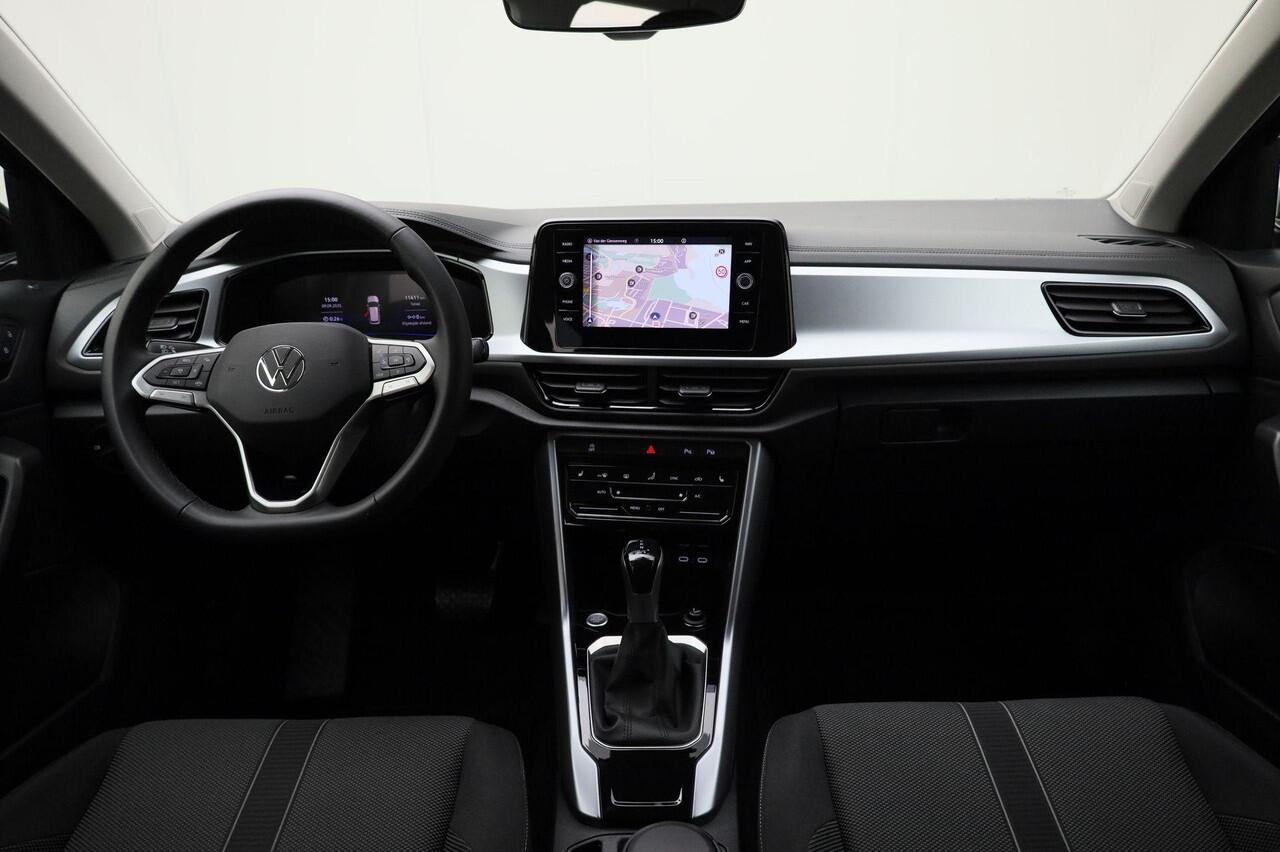 Volkswagen T-Roc 1.5TSI/150PK Life DSG · Navigatie · Apple/Android · Camera + Parkeersensoren · Garantie tot februari 2027