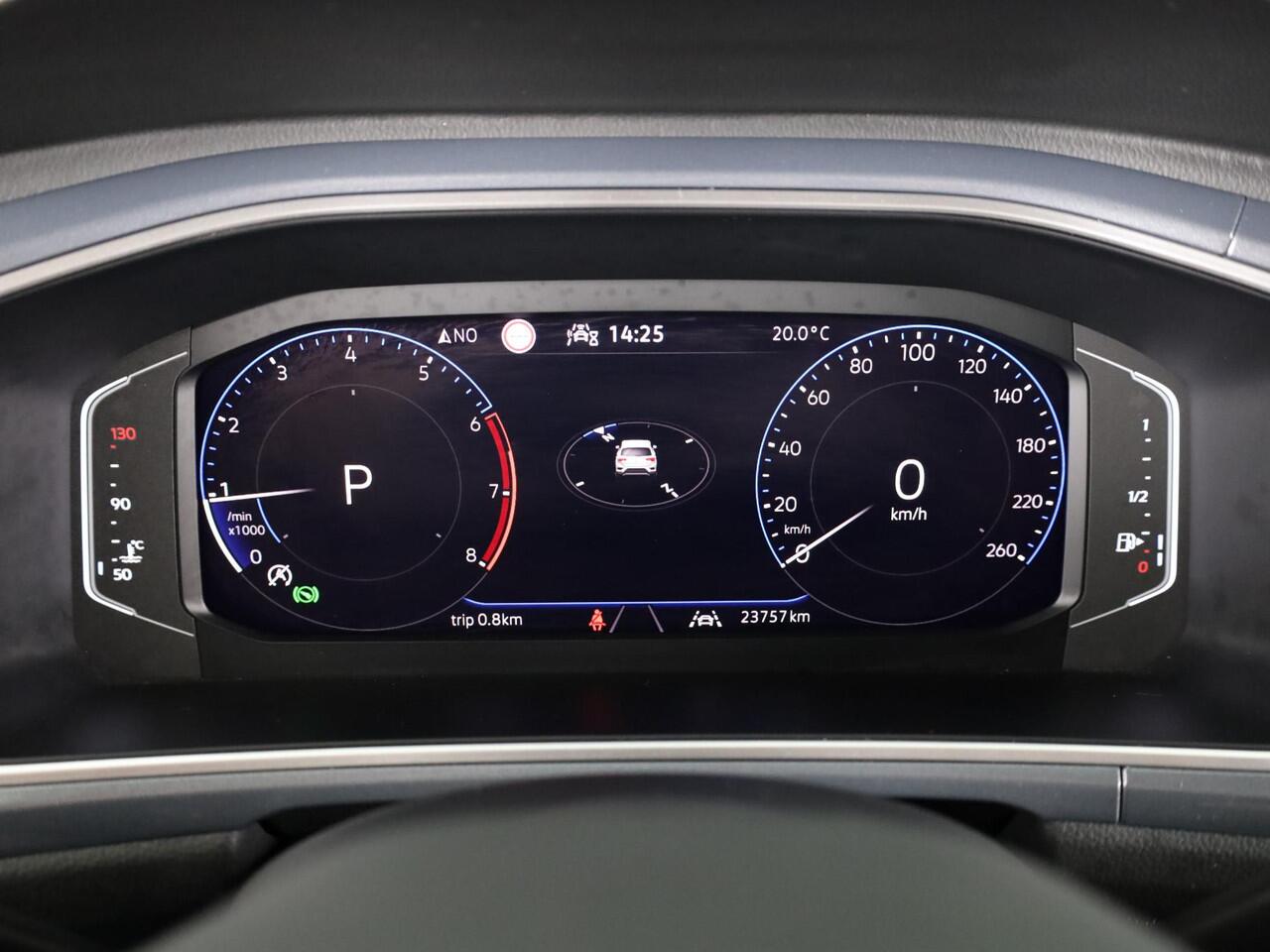 Volkswagen T-Roc 1.5 TSI Style 150 PK DSG | Trekhaak afneembaar | Navigatie | Stoel verwarming en massage | Leer/Alcantara |