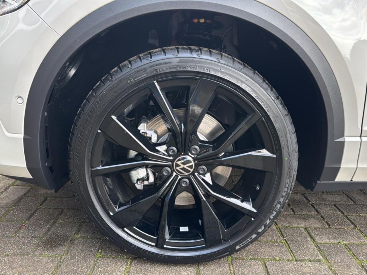 Volkswagen T-Roc 1.5 TSI DSG R-LINE BLACK-OPTIC PANO-DAK/CAMERA/CARPLAY/ACC/STOELVERW