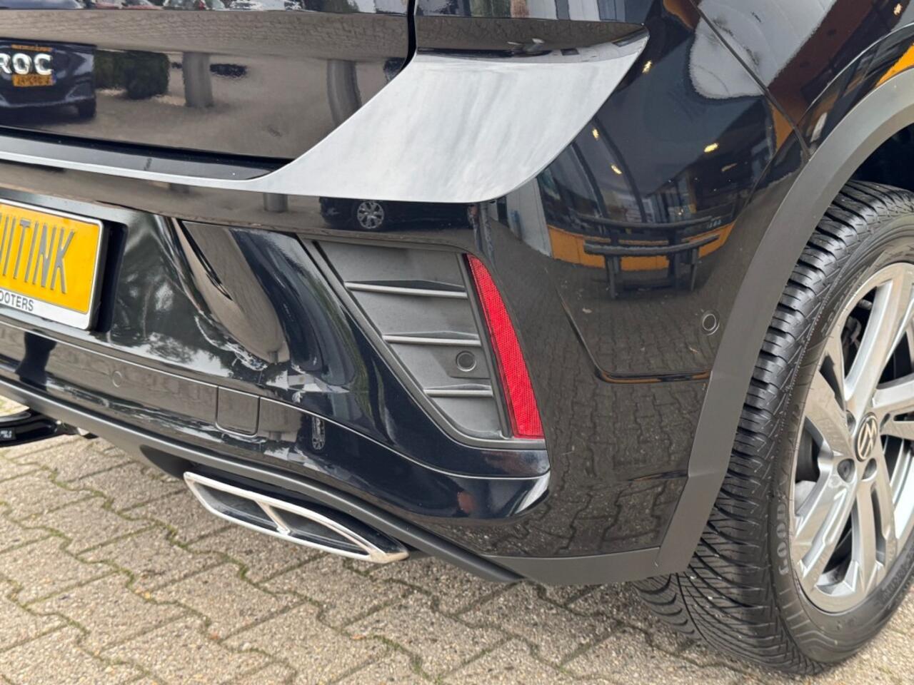 Volkswagen T-Roc 1.5 TSI 150 pk DSG R Line - Navi - camera - stoelverw - trekhaak