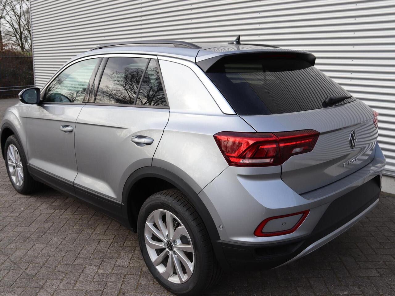 Volkswagen T-Roc Life Edition 1.0 85 kW / 116 pk TSI SUV 6 versn. H and | Navigatie | Climatronic | Stoel pakket |