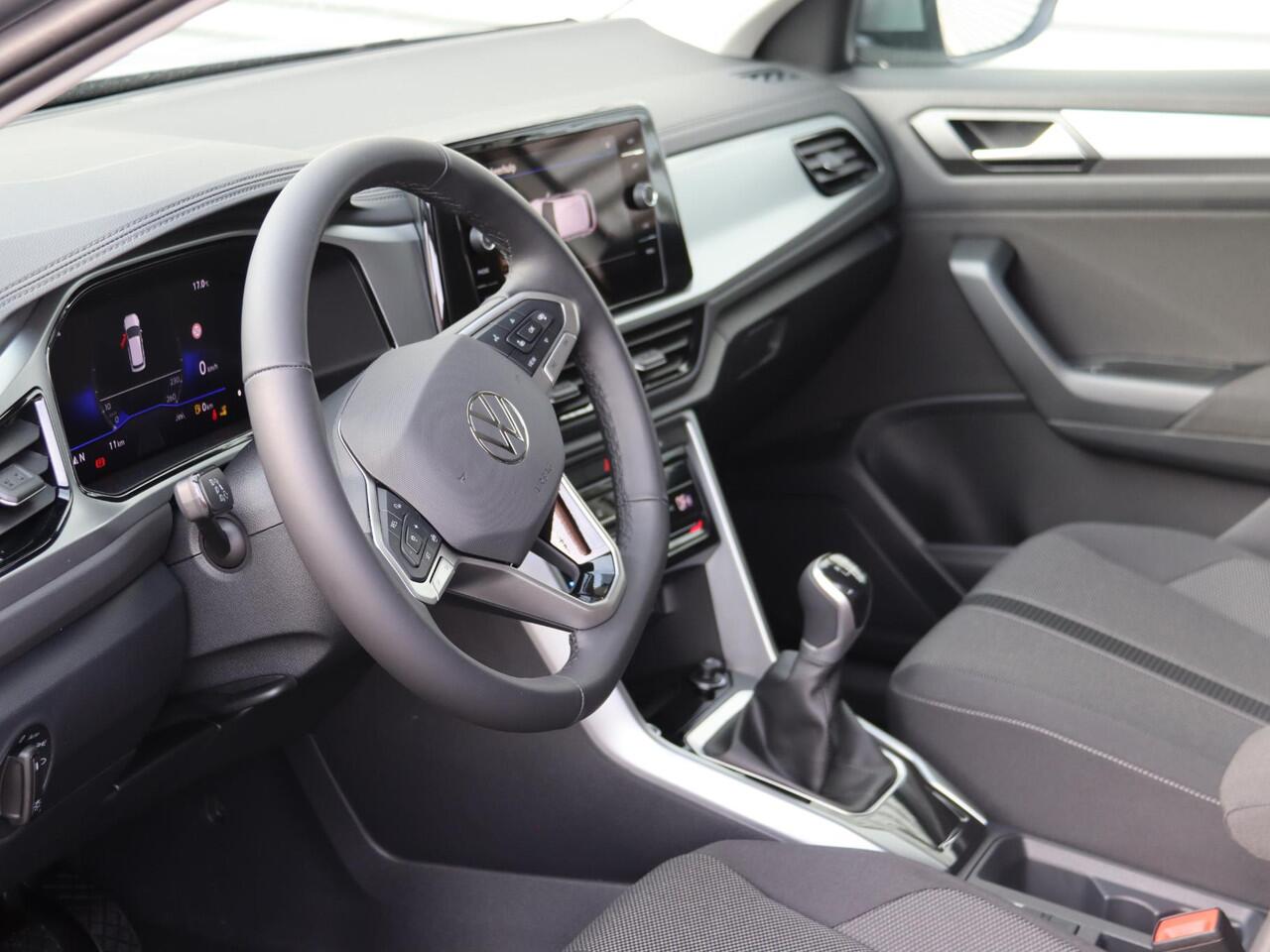 Volkswagen T-Roc Life Edition 1.0 85 kW / 116 pk TSI SUV 6 versn. H and | Navigatie | Climatronic | Stoel pakket |