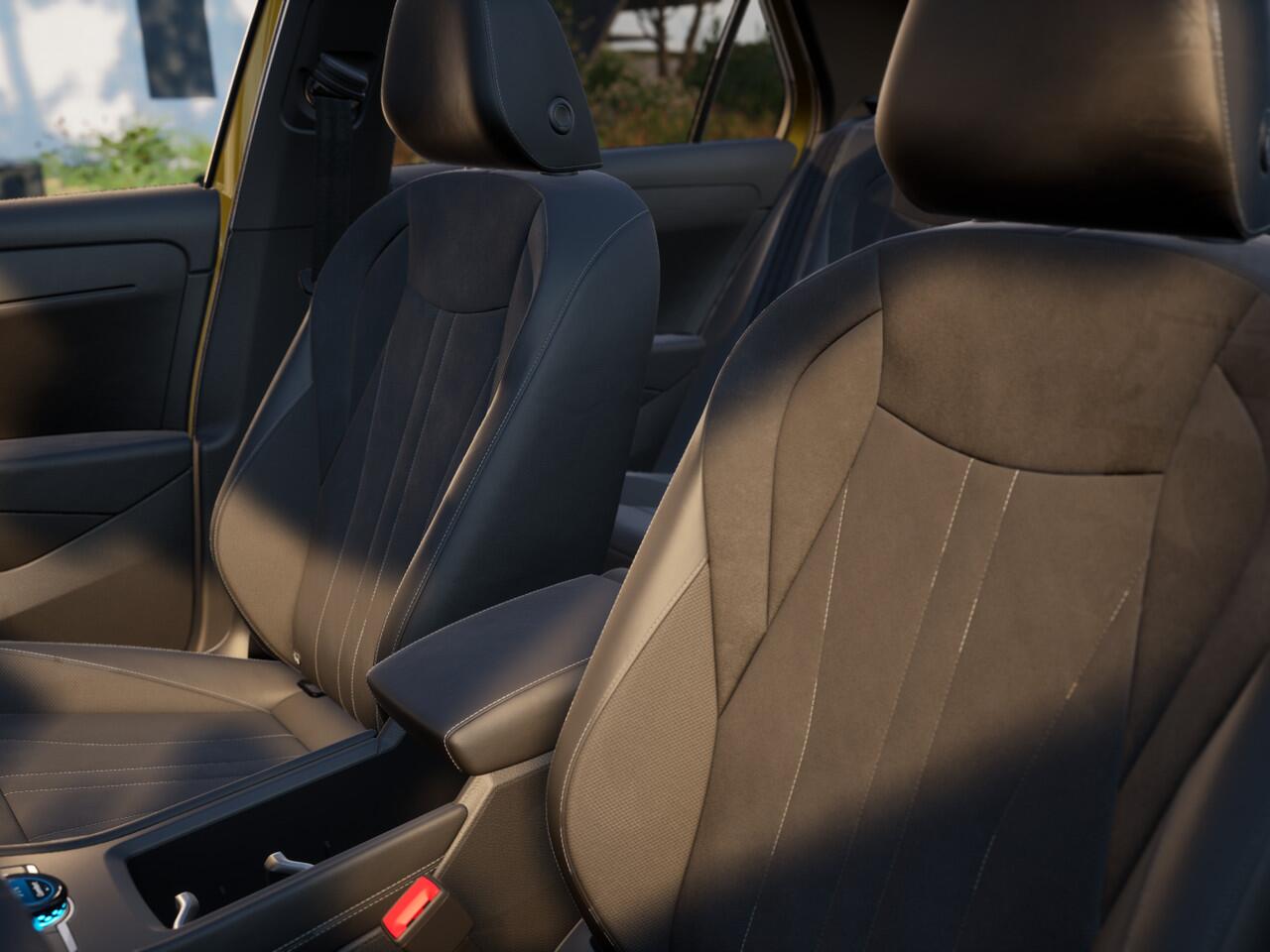 Volkswagen T-Roc Style First Edition 1.5 eTSI 116 PK | Trekhaak | Elektrische Achterklep | Navi | Adaptieve Cruise Control |